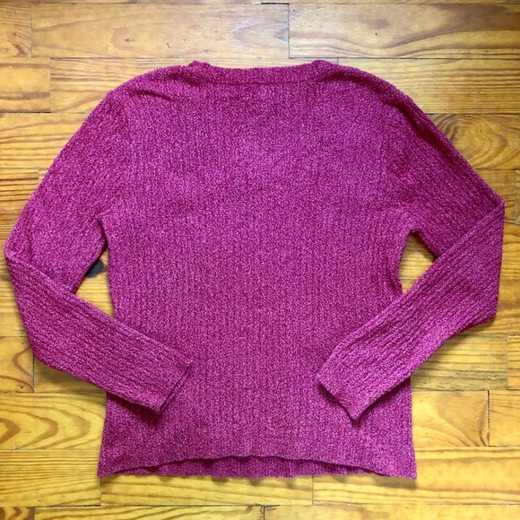 EUC Fuzzy, Ribbed, Popcorn Knit, V-Neck Croft & Barrow Sweater - Picture 2 of 3